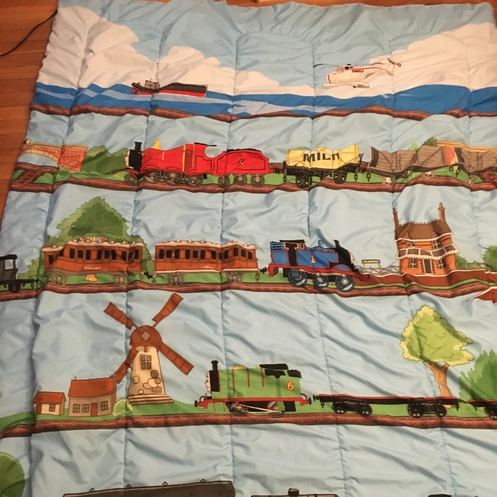 Thomas the Train bedding. Twin Sheets/comforter.